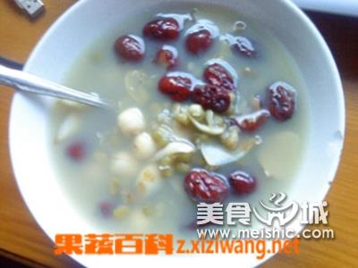 莲子百合绿豆粥（莲子百合绿豆粥的功效）