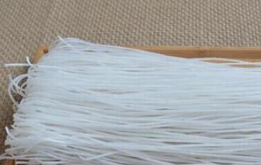 白粉条怎么炒好吃(茴子白粉条怎么炒好吃)