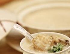 鲍鱼滑鸡粥的材料和做法步骤（鸡肉鲍鱼粥的制作方法）