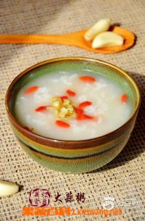 绿豆大蒜粥的功效（大蒜绿豆粥治啥病）