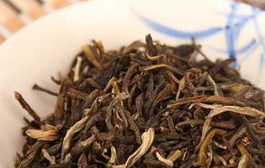 过期茶叶的八大妙用（过期茶叶的八大妙用妇炎洁）