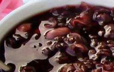 花生皮煮水正确做法 花生皮煮水正确做法可以放糖