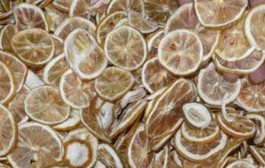 干柠檬片怎么制作（干柠檬片怎么制作柠檬水）