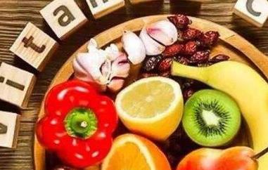 吃什么能降胆固醇（吃什么能降胆固醇和甘油三酯）