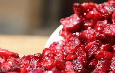 蔓越莓的功效与禁忌（蔓越莓的功效与禁忌是什么）