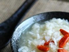 枸杞养颜粥的材料和做法步骤 枸杞粥的做法大全