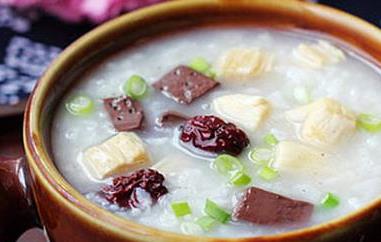 猪血腐竹粥的材料和做法步骤 腐竹粥的做法大全