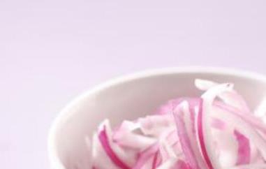 洋葱汁的功效与作用 韩国洋葱汁的功效与作用