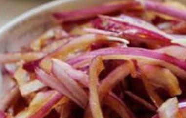 醋泡洋葱的功效与作用 醋泡洋葱的功效与作用及食用方法