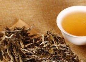 泡白茶是否要洗茶（泡白茶是否要洗茶头）