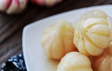 腌制糖蒜的技巧教程 腌糖蒜的方法和技巧