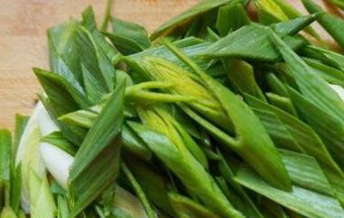 孕妇可以吃蒜苗吗（孕妇可以吃蒜苗吗孕中期）