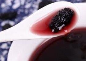 桑葚茶的功效与作用（洛神花玫瑰花桑葚茶的功效与作用）