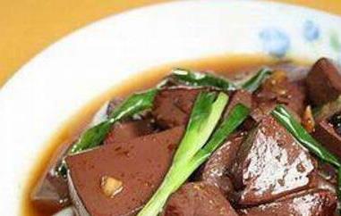 猪血怎么做好吃（猪血怎么做好吃又嫩又没有腥味）