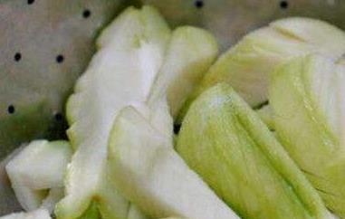 吃白佛手瓜的好处与坏处（白佛手瓜的功效与作用禁忌）