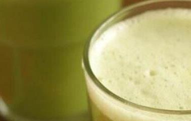 芹菜苹果汁的功效与作用（芹菜苹果汁的功效与作用禁忌）