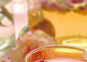 玫瑰花茶作用（玫瑰花茶作用大吗）