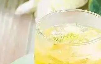 饮柠檬汁有什么好处（饮柠檬汁有什么好处和坏处）