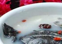 甲鱼汤的功效与作用（小孩喝甲鱼汤的功效与作用）