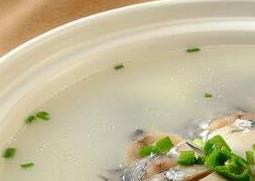 鲫鱼汤的功效与作用 鲫鱼汤的功效与作用禁忌