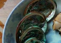 鲍鱼壳的营养价值（鲍鱼壳的营养价值和功效）