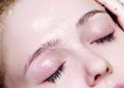 怎样用蜂蜜洗脸 怎样用蜂蜜洗脸最好