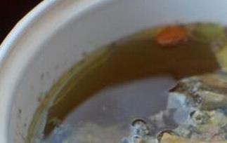 乌鸡炖榴莲的做法和功效(乌鸡炖榴莲的做法和功效视频)