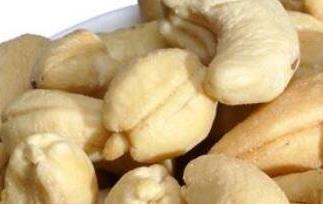 生腰果的功效与作用（生腰果的功效与作用每天吃多少）