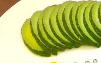 牛油果怎么挑选（牛油果怎么挑选熟的）