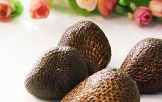 蛇皮果怎么吃好吃（蛇皮果怎么吃好吃又简单）