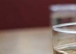 白开水的好处和坏处（喝凉白开水的好处和坏处）