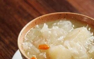 银耳雪梨汤的功效与做法 怎样做雪梨银耳汤