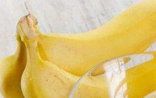 平时香蕉不能和什么一起吃