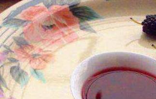 桑葚干泡酒的功效和作用 桑葚干和新鲜桑葚泡酒的功效与作用