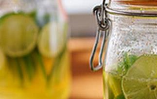 柠檬醋的功效与作用（柠檬醋的功效与作用及禁忌）