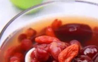 枸杞红枣泡水喝的害处 常喝枸杞和红枣泡水有什么好处