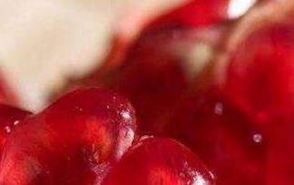 冰糖石榴水有什么功效（冰糖石榴水有什么功效和作用）