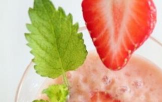 草莓酸奶怎么做 草莓酸奶怎么做的过程