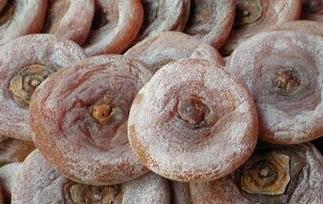 柿饼不能和什么一起吃（柿饼不能和什么一起吃牛奶）