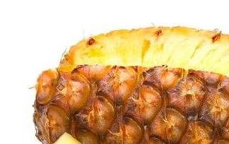 吃菠萝为什么要用盐水泡（吃菠萝为什么要用盐水泡多久）