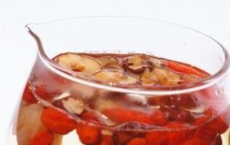 枸杞红枣桂圆泡酒的功效 枸杞红枣桂圆泡酒的功效与作用