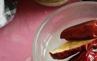 红枣泡水喝的功效与泡法 红枣的泡水喝的功效