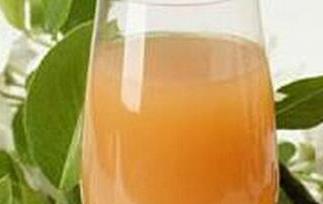 梨汁的功效与作用（鲜榨梨汁的功效与作用）