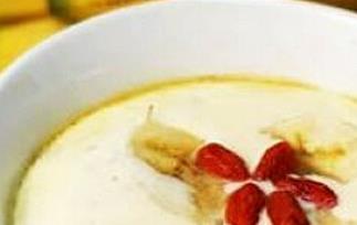 香蕉牛奶鸡蛋羹的用料和做法步骤（香蕉奶粉鸡蛋羹的做法）