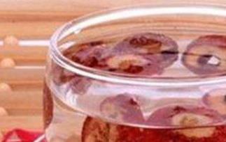 山楂干泡水的功效 山楂干泡水的功效与作用及禁忌