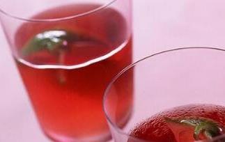 草莓酒的功效与作用(草莓酒的功效与作用禁忌)