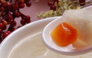 冰糖炖梨的做法与功效 冰糖炖梨的做法与功效视频