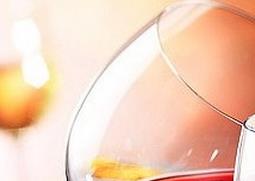 女人喝红酒的七种好处（女人喝红酒的七种好处是什么）