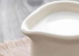 牛奶什么时候喝最好（牛奶什么时候喝最好早上还是晚上）