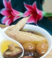 无花果香菇炖鸡汤做法步骤（无花果冬菇煲鸡汤可以吗）